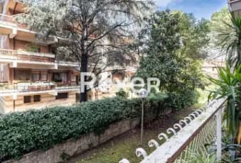 Rexer-Roma-Via-Antonio-Schivardi-Appartamento-mq-con-box-auto-singolo-e-cantina-Terrazzo