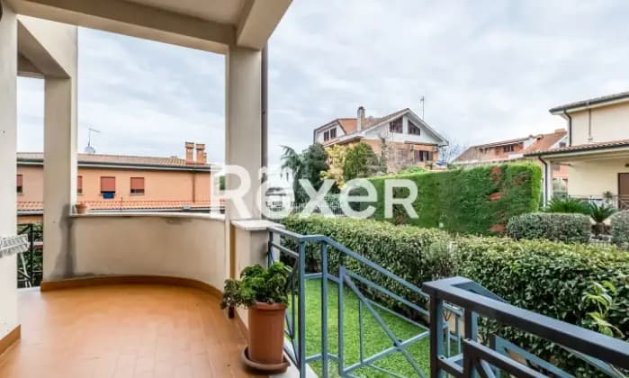 Rexer-Roma-Castel-di-Leva-Largo-Montanari-Trilocale-con-giardino-Terrazzo