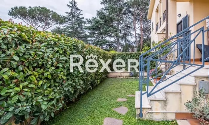 Rexer-Roma-Castel-di-Leva-Largo-Montanari-Trilocale-con-giardino-Giardino