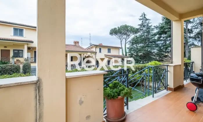 Rexer-Roma-Castel-di-Leva-Largo-Montanari-Trilocale-con-giardino-Altro