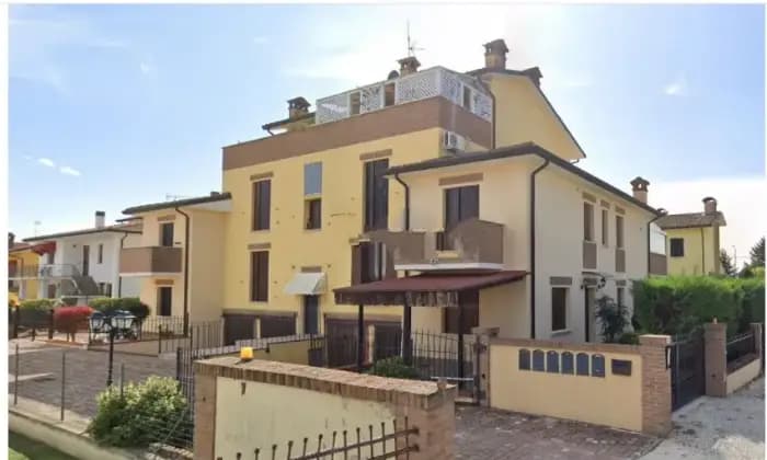 Rexer-Copparo-Appartamento-su-due-piani-in-vendita-in-via-Corlo-Terrazzo