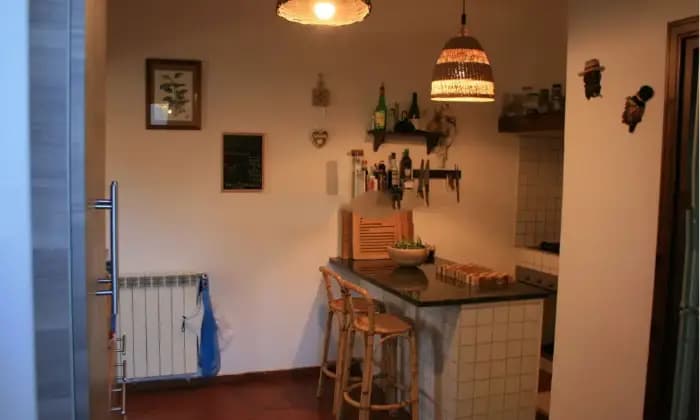 Rexer-Manciano-Vendesi-appartamento-su-due-piani-Cucina
