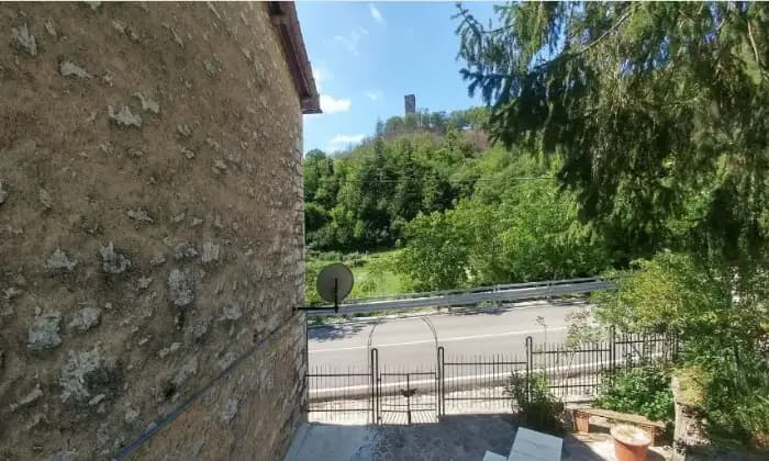 Rexer-Serravalle-di-Chienti-Casa-di-paese-in-via-Castello-a-Serravalle-di-Chienti-Terrazzo