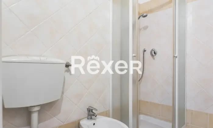 Rexer-Firenze-Firenze-Via-Pellas-Bilocale-con-balcone-e-sottoscala-Bagno