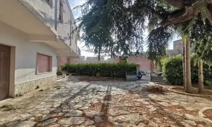 Rexer-Poggiardo-Villa-bifamiliare-via-Ascanio-Grandi-Centro-Poggiardo-Giardino