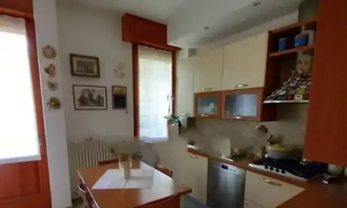 Rexer-Bologna-Vendesi-Appartamento-Trilocale-via-Misa-Cucina