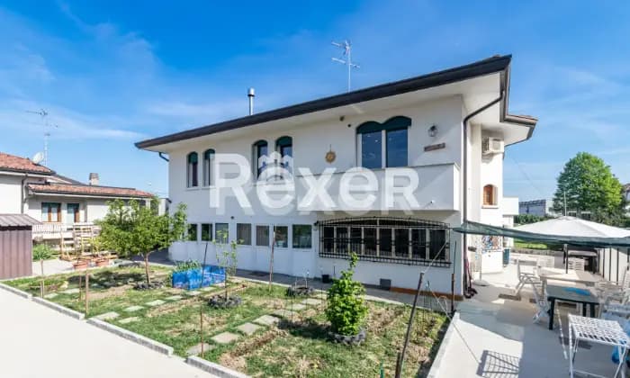 Rexer-Gorgo-al-Monticano-Villa-ammobiliata-con-ampio-giardino-GIARDINO