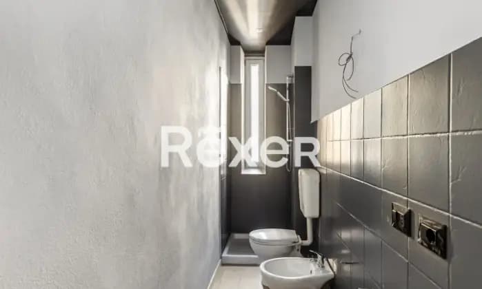 Rexer-Torino-Trilocale-al-primo-piano-con-box-auto-Bagno