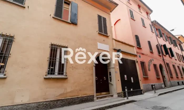 Rexer-Bologna-Castiglione-via-Marsili-Monolocale-mq-con-ballatoio-Terrazzo