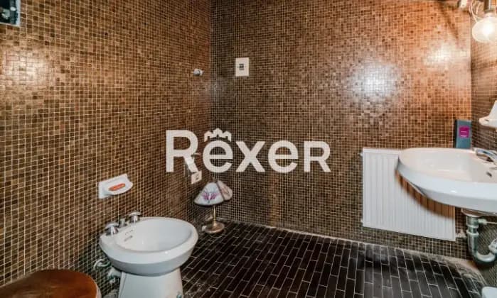 Rexer-Bologna-Castiglione-via-Marsili-Monolocale-mq-con-ballatoio-Bagno