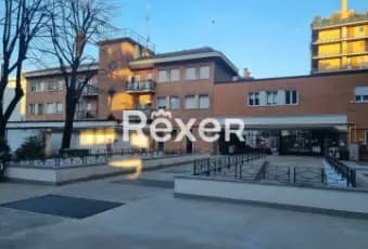 Rexer-Milano-Box-auto-con-doppio-posto-al-piano-primo-interrato-in-autosilo-Giardino