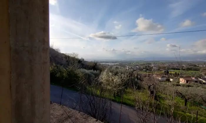Rexer-Albanella-Rustico-in-costruzione-con-ampio-terreno-panoramico-Terrazzo
