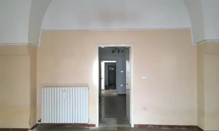 Rexer-Ugento-Ampio-appartamento-indipendente-tipico-salentino-da-ristrutturare-Salone