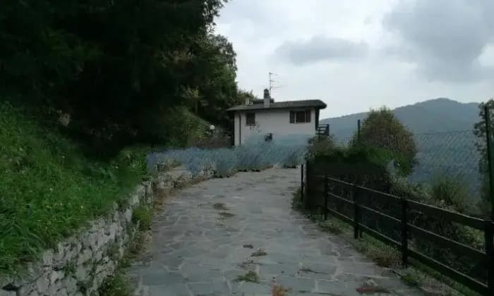 Rexer-Zelbio-Vendesi-villa-in-via-Piano-del-Tivano-a-Zelbio-Terrazzo