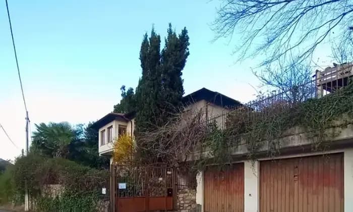 Rexer-Besano-Villa-in-vendita-in-via-Novellina-a-Besano-Terrazzo