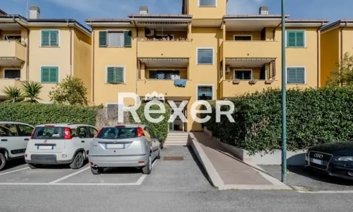 Rexer-Roma-Infernetto-Appartamento-con-giardino-Terrazzo