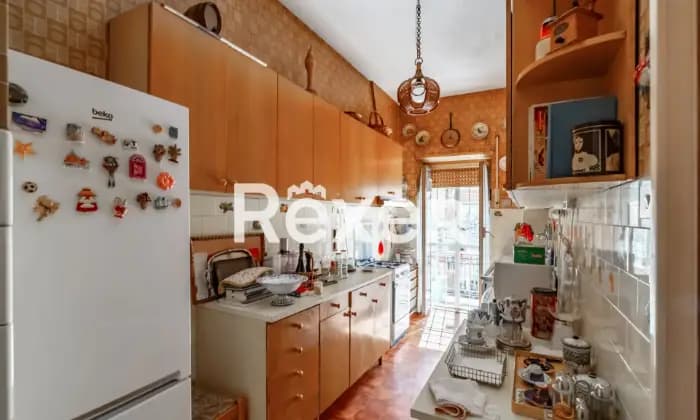 Rexer-Roma-Appartamento-mq-con-cantina-mansarda-e-posto-auto-Cucina