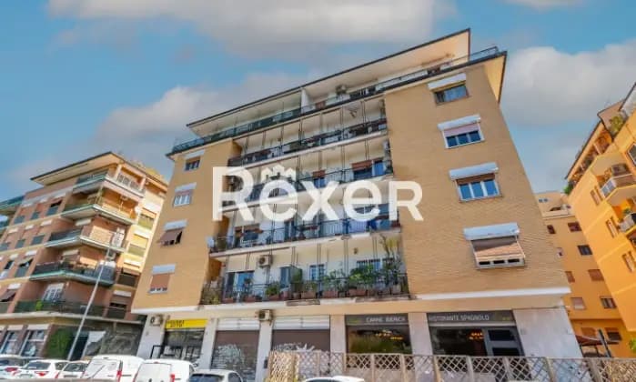 Rexer-Roma-Appartamento-mq-con-cantina-mansarda-e-posto-auto-Terrazzo