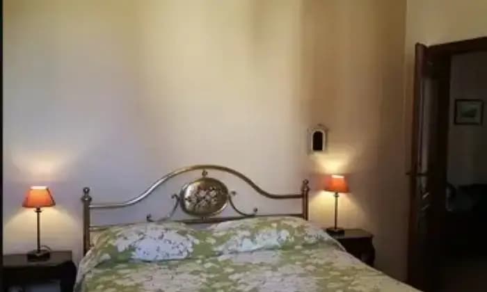 Rexer-Camaiore-Appartamento-in-vendita-in-via-Giacomo-Leopardi-Lido-di-Camaiore-CameraDaLetto