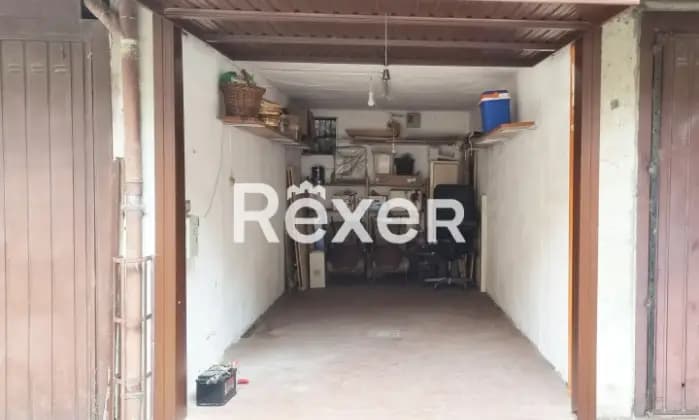 Rexer-Bologna-Via-di-Corticella-Box-auto-mq-Garage
