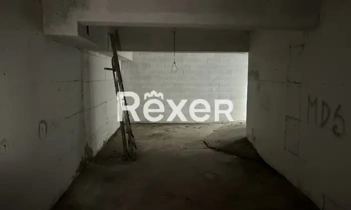 Rexer-Roma-Via-Giuseppe-Berto-Box-auto-mq-Garage