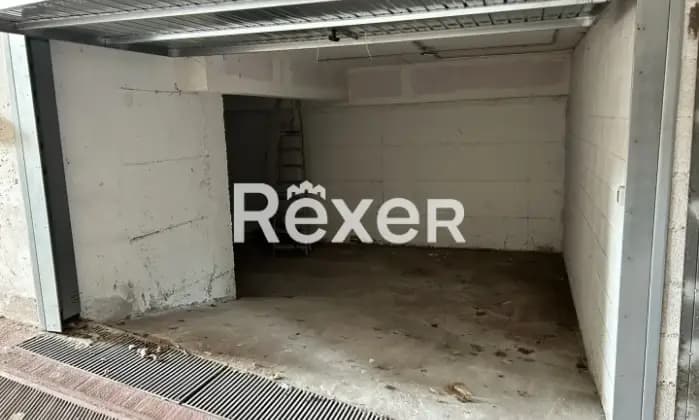 Rexer-Roma-Via-Giuseppe-Berto-Box-auto-mq-Garage