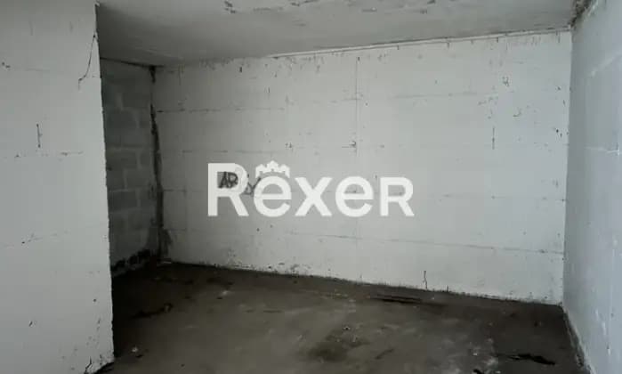 Rexer-Roma-Via-Giuseppe-Berto-Box-auto-mq-Altro