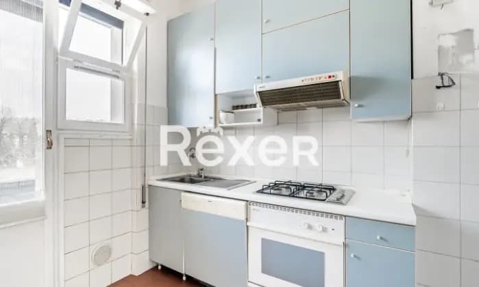 Rexer-Brescia-Porzione-di-villa-bifamiliare-mq-con-box-auto-Cucina