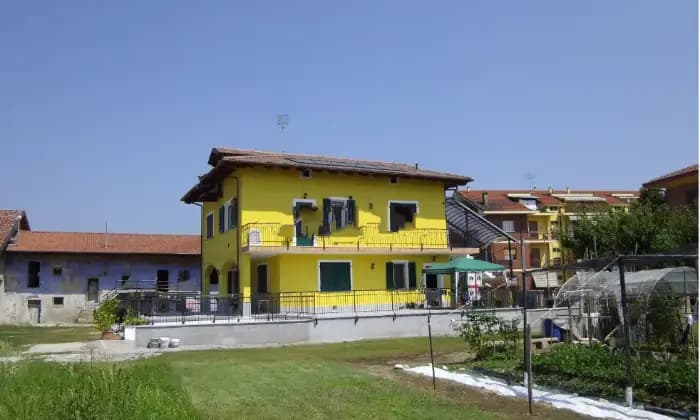 Rexer-Villafalletto-Vendesi-casa-indipendente-in-via-Cuneo-Villafalletto-Terrazzo