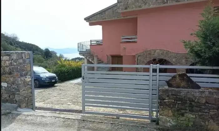Rexer-Santa-Marina-Vendesi-villa-in-Contrada-Lupinata-a-SANTA-MARINA-SA-Terrazzo