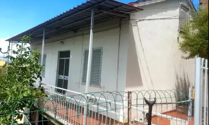 Rexer-San-Pietro-in-Guarano-Casa-indipendente-due-stanze-ampia-cucina-e-bagno-Terrazzo