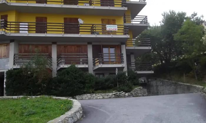 Rexer-Frabosa-Sottana-Vendesi-appartamento-in-Via-Via-Galassia-a-Prato-Nevoso-Giardino