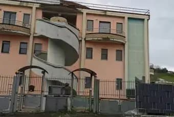 Rexer-Benevento-Appartamento-con-garage-e-terrazzo-in-via-Masseria-Gubitosa-Terrazzo