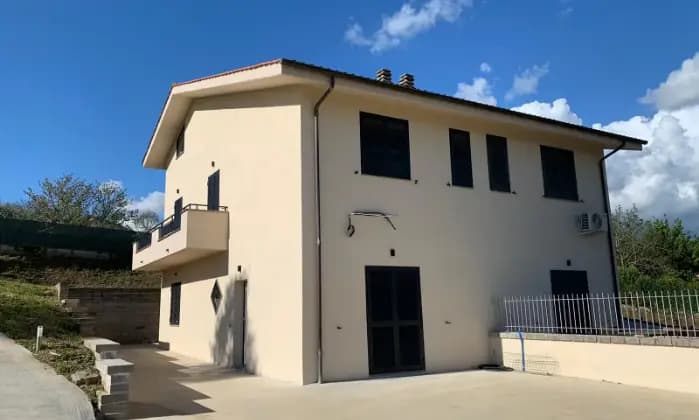 Rexer-Lariano-Vendesi-villa-in-zona-arcioni-Lariano-Terrazzo
