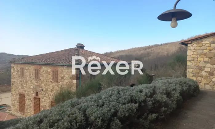 Rexer-Castelnuovo-di-Val-di-Cecina-Podere-immerso-nel-verde-con-sorgente-dacqua-privata-e-piscina-a-metri-di-altitudine-Terrazzo