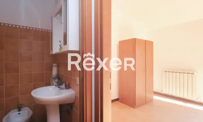 Rexer-Trevignano-Romano-Villa-a-schiera-mq-con-giardino-e-posto-auto-Bagno