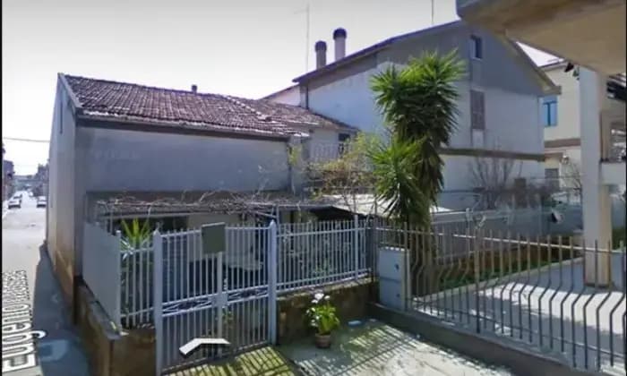 Rexer-Serracapriola-Casa-singola-in-vendita-in-via-Dante-Alighieri-a-Serracapriola-Terrazzo