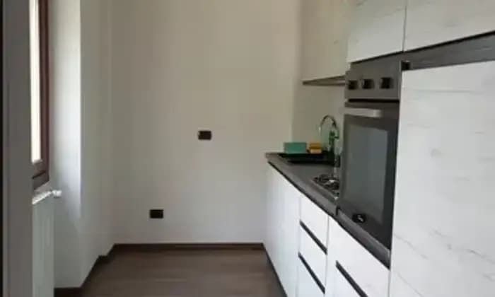 Rexer-Lecco-Vendesi-appartamento-in-Via-Antonio-Piloni-a-LECCO-Cucina