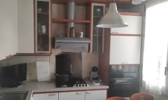 Rexer-Novara-Vendesi-appartamento-in-Via-Delleani-a-Novara-Cucina
