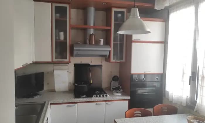 Rexer-Novara-Vendesi-appartamento-in-Via-Delleani-n-a-Novara-Cucina