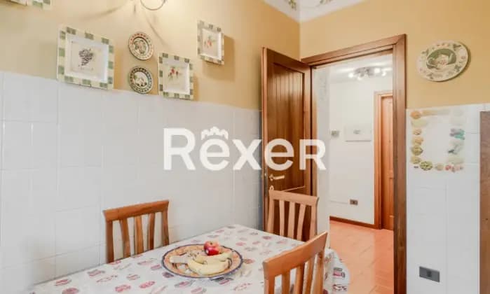 Rexer-Brescia-Pentalocale-su-due-livelli-in-elegante-corte-Cucina