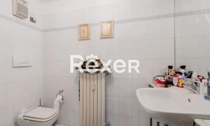 Rexer-Brescia-Pentalocale-su-due-livelli-in-elegante-corte-Bagno